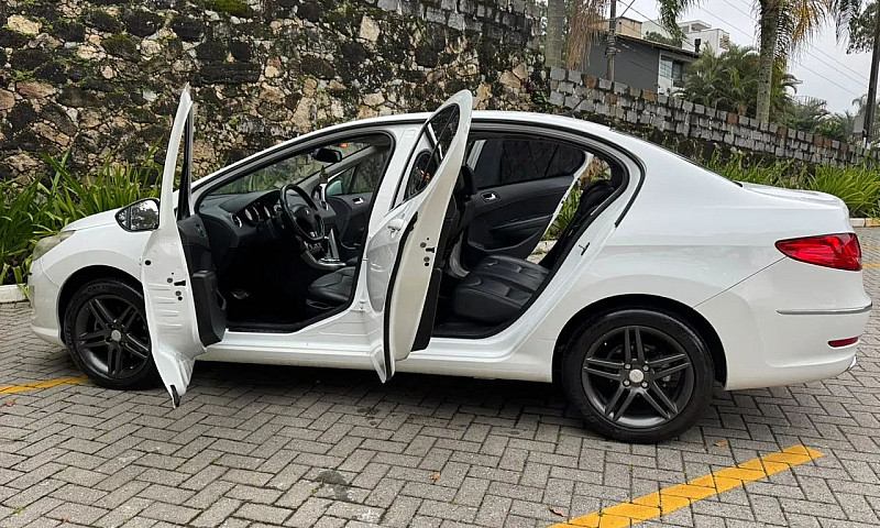 Peugeot 408 Sedan Gr...