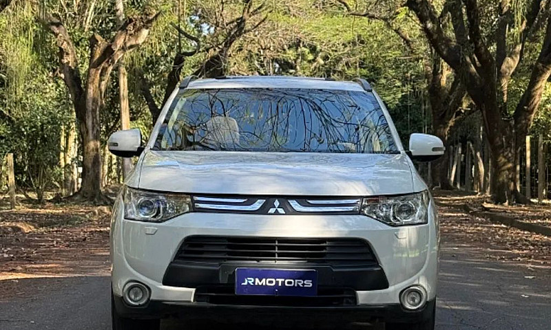 Mitsubishi Outlander...