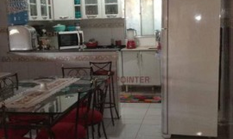 Casa Com 2 Dormitóri...
