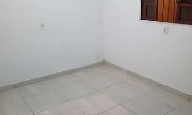 Alugo Uma Casa No Km...