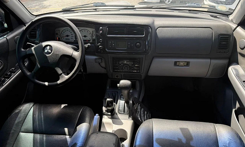 Mitsubishi Pajero - ...
