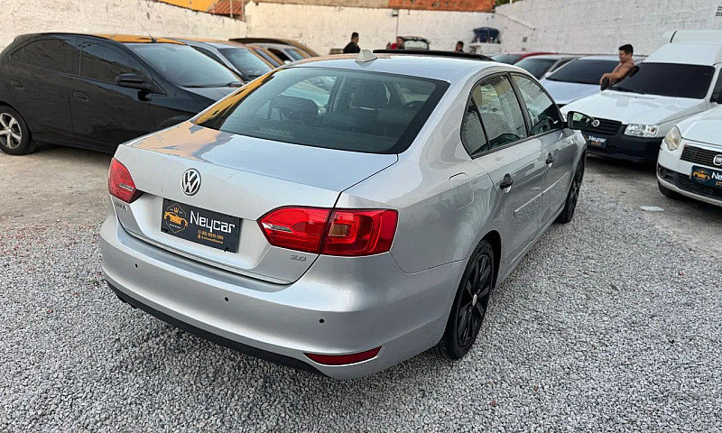 Volkswagen Jetta Com...