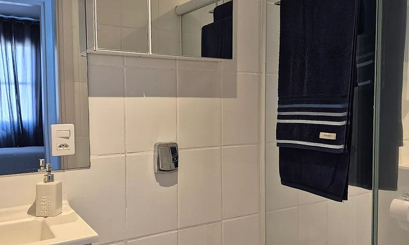 Alugo Quarto Feminin...