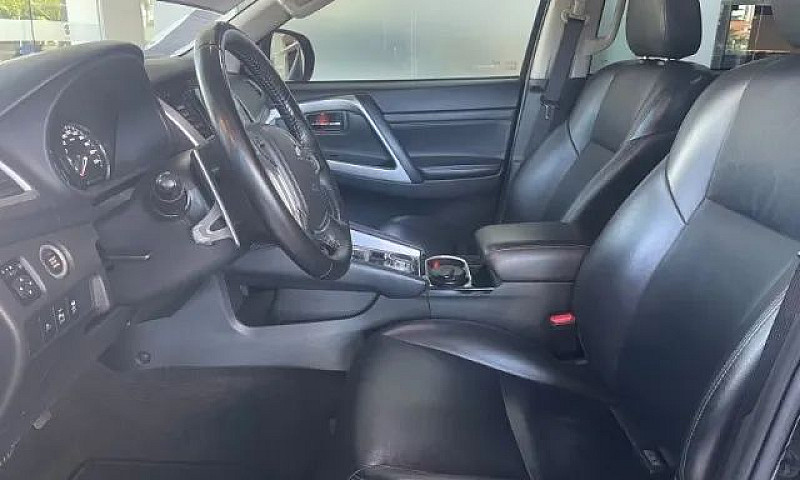 Mitsubishi Pajero Sp...
