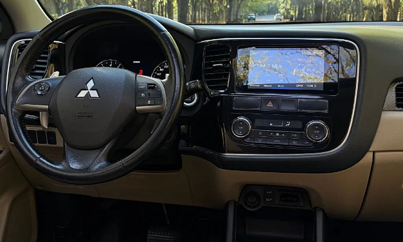 Mitsubishi Outlander...