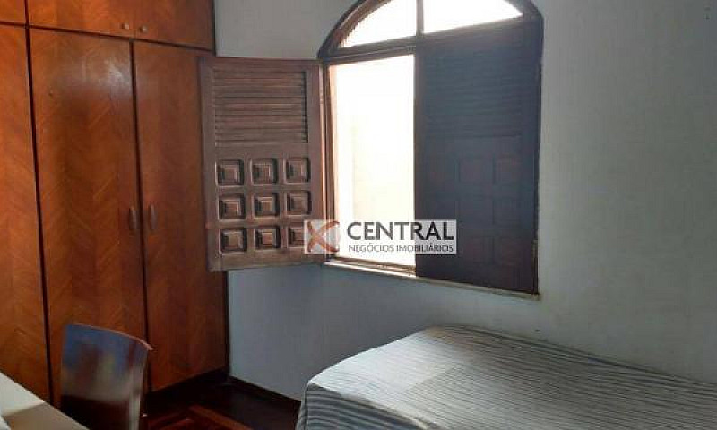 Casa Com 3 Dormitóri...