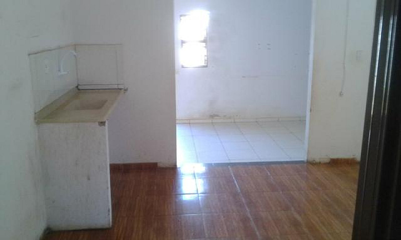 Alugo Casa 2 Quartos...