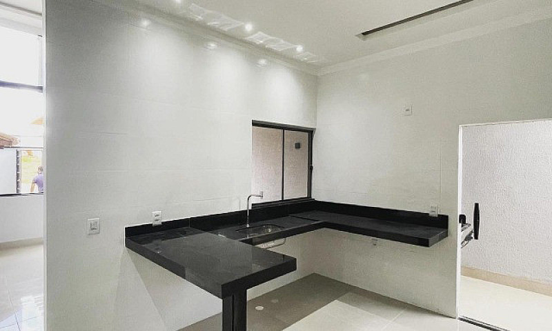 Casa Tres Quartos Em...