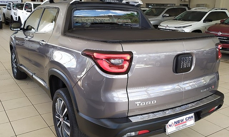 Fiat Toro Volcano 2....