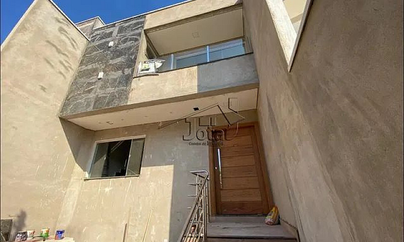 Casa De 120 M² De Ár...