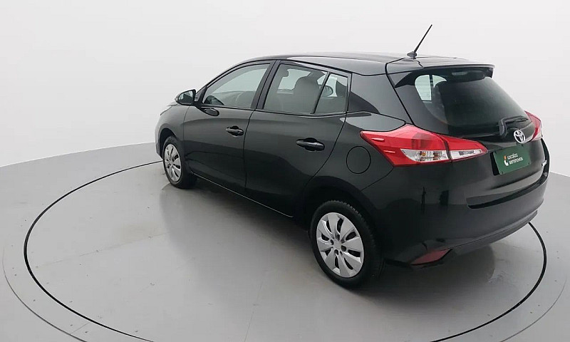 Toyota Yaris 2023 1....