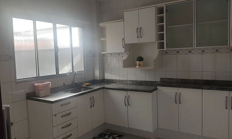 Alugo Apt $ 2.100,00...