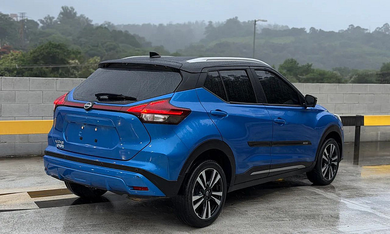 Nissan Kicks Exclusi...