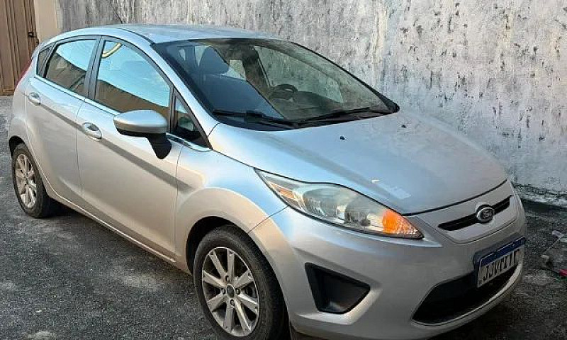 Ford Fiesta Se 1.6 1...