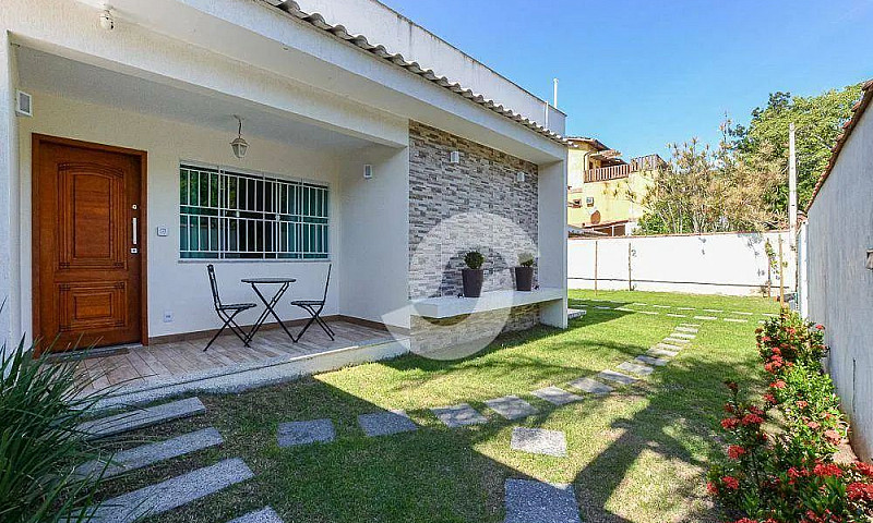 Casa Com 3 Dormitóri...