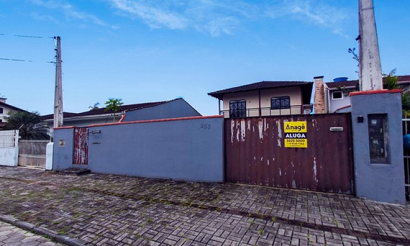 Casa Residencial Com...