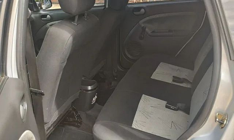 Ford Fiesta Hatch 1....