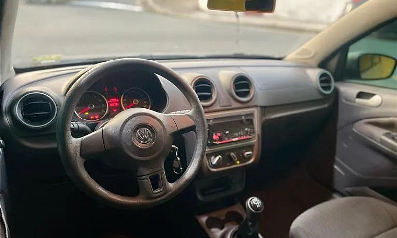 Volkswagen Voyage 1....