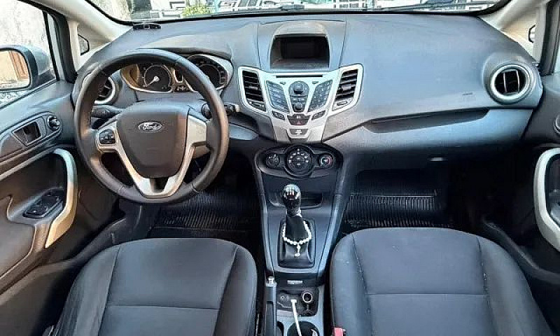 Ford Fiesta Se 1.6 1...