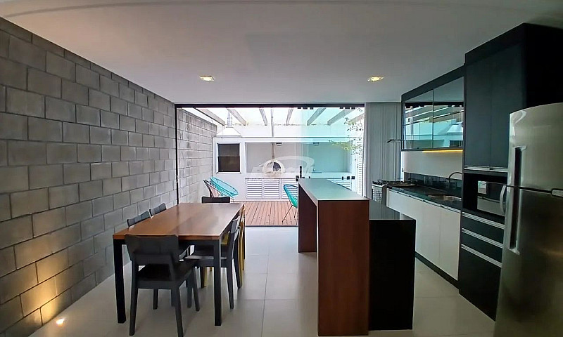 Casa Disponível Para...