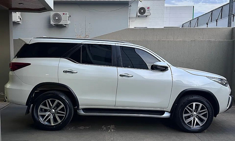 Toyota Hilux Sw4 Srx...