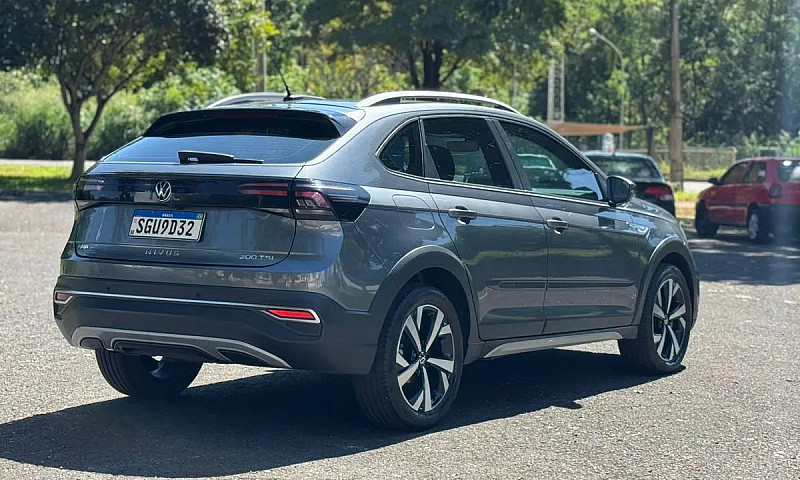 Volkswagen Nivus Hig...