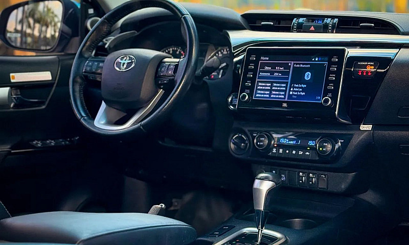 Toyota Hilux Srx 2.8...