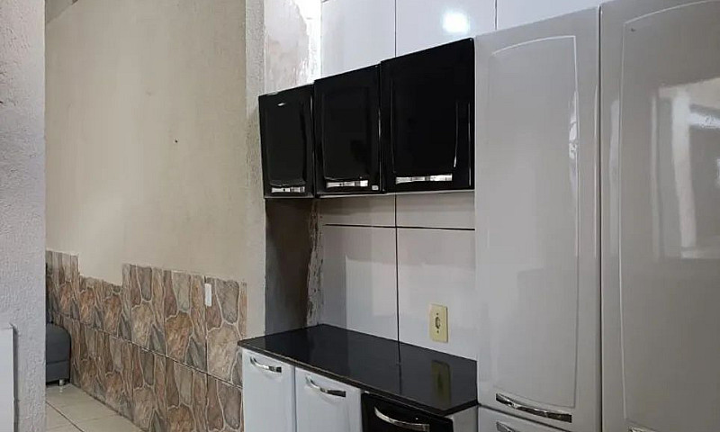 Casa Pequena Com Are...