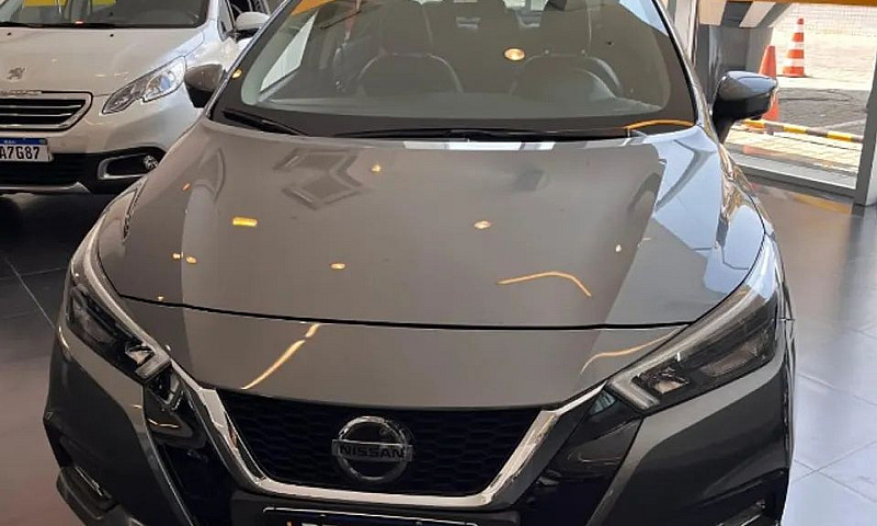 Nissan Versa Exclusi...