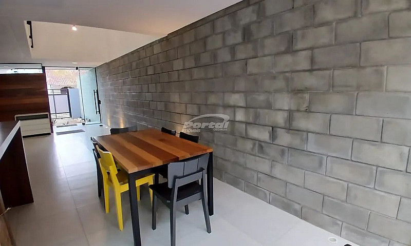 Casa Disponível Para...