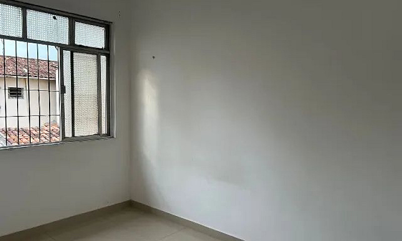 Alugo Casa...