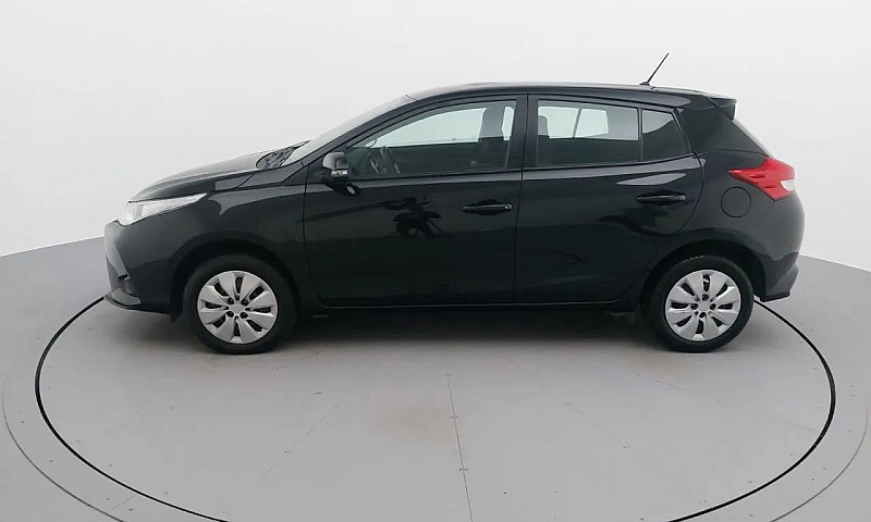 Toyota Yaris 2023 1....