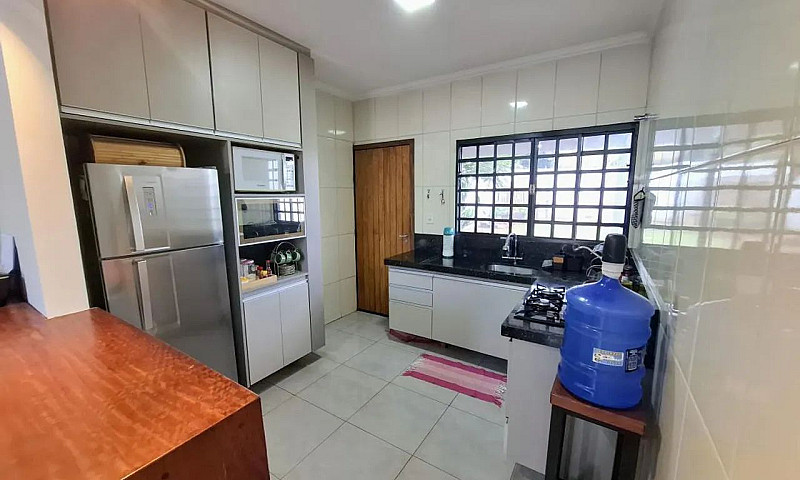 Casa Em Terreno De 3...