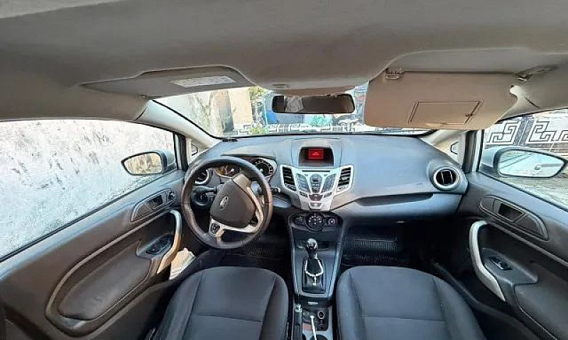 Ford Fiesta Se 1.6 1...