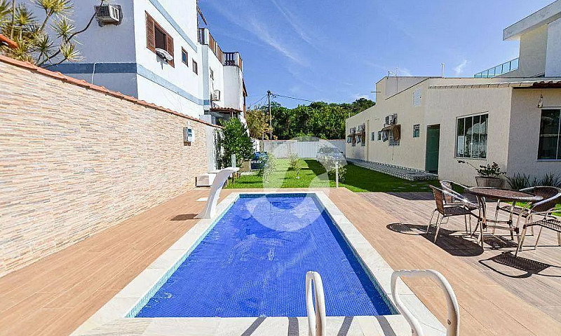 Casa Com 3 Dormitóri...