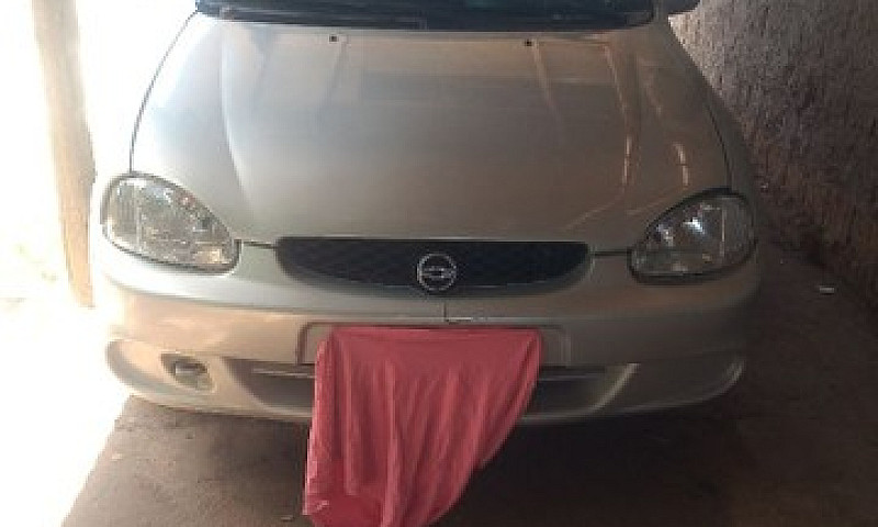 Vendo Se Corsa Sedan...