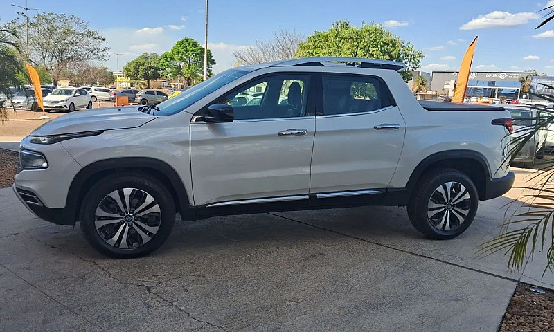 Fiat Toro Volcano 2....