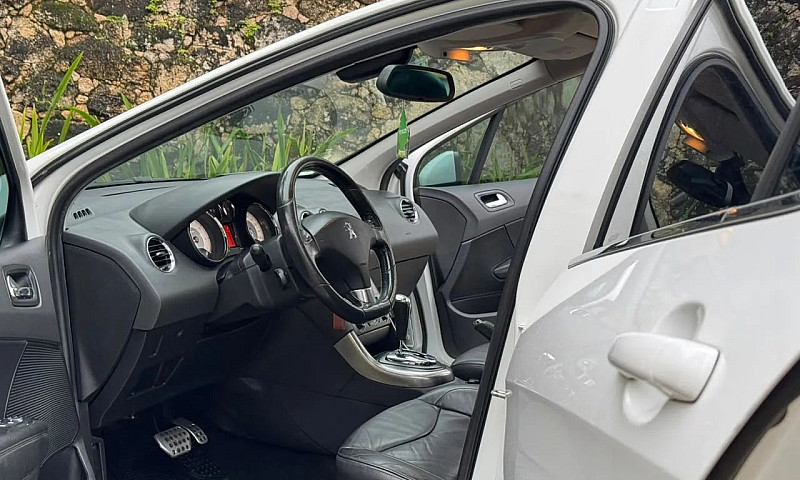 Peugeot 408 Sedan Gr...