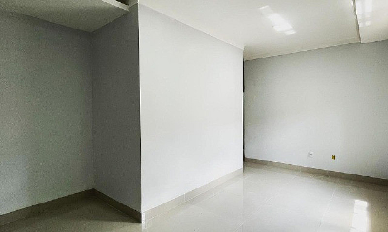 Casa Tres Quartos Em...