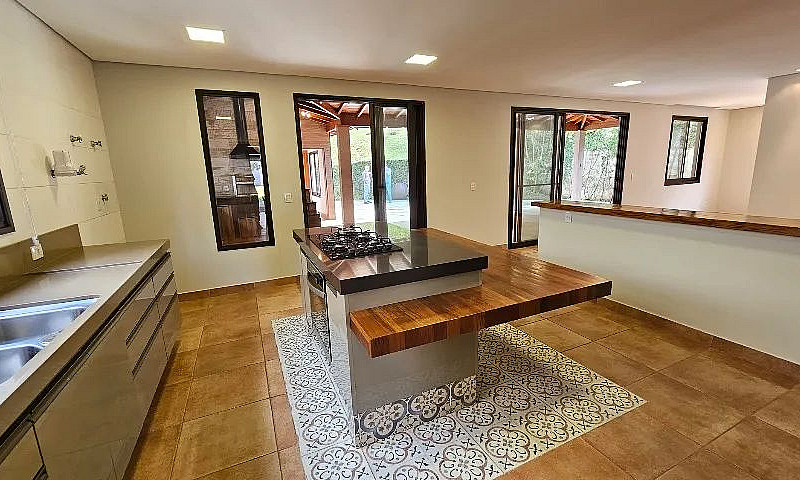 Linda Casa 4 Suítes ...