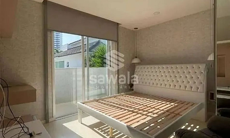 Casa À Venda Com 680...