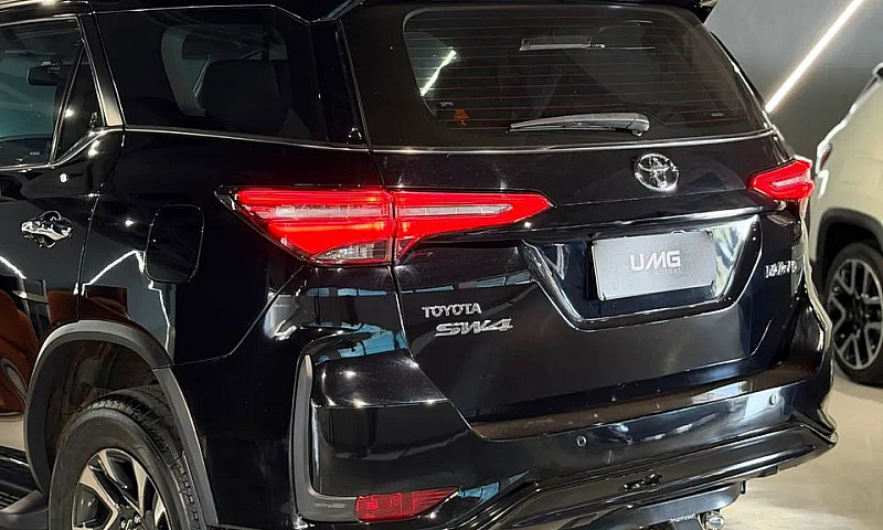 Toyota Hilux Sw4 Srx...