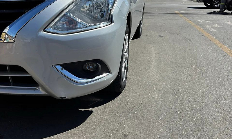 Nissan Versa 1.0 12V...