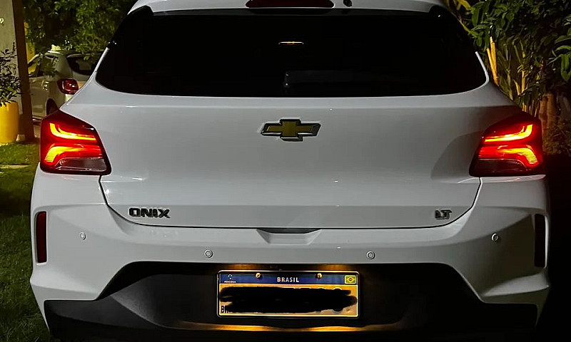 Chevrolet Onix Hatch...