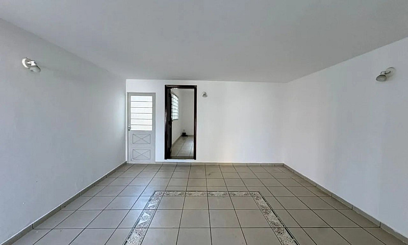 Casa Com 3 Dormitóri...