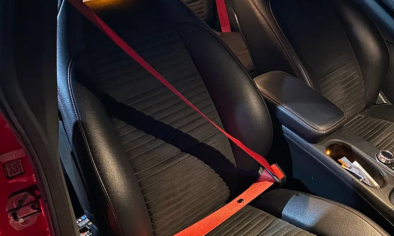 Mercedes-Benz Cla-25...
