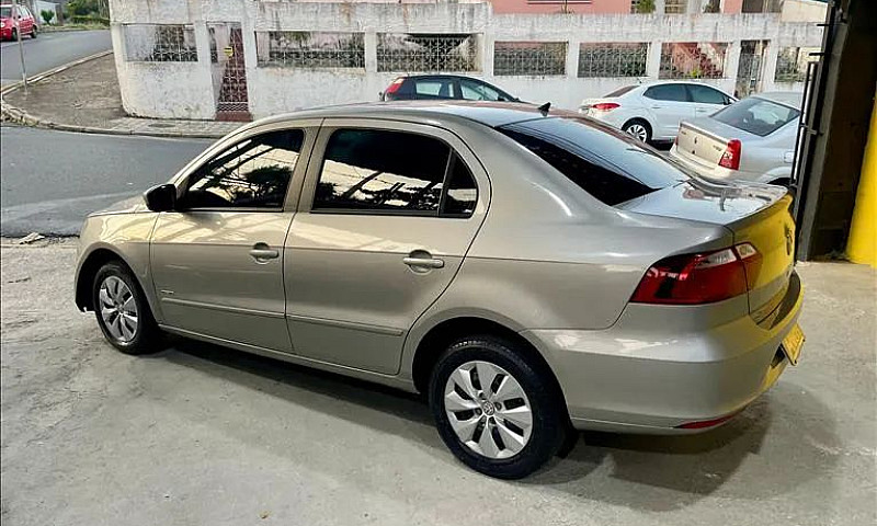 Volkswagen Voyage 1....
