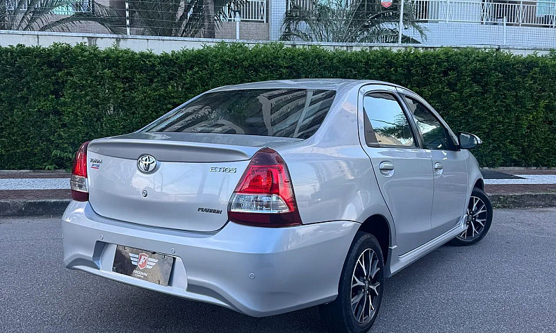 Toyota Etios Platinu...