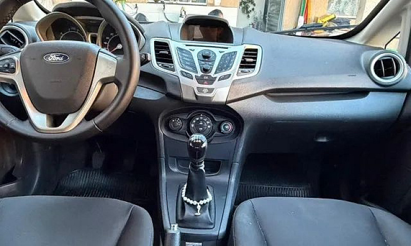 Ford Fiesta Se 1.6 1...