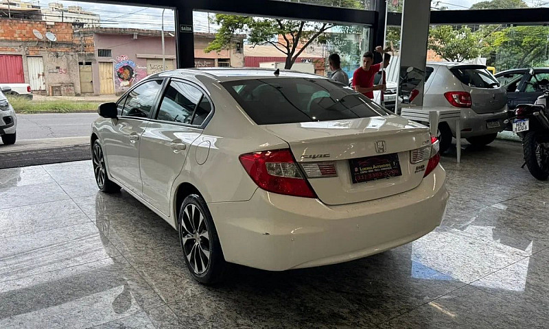 Honda Civic 2.0 Pouq...